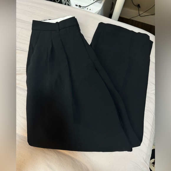 ARITZIA Effortless Pants various sizes - Picture 10 of 12